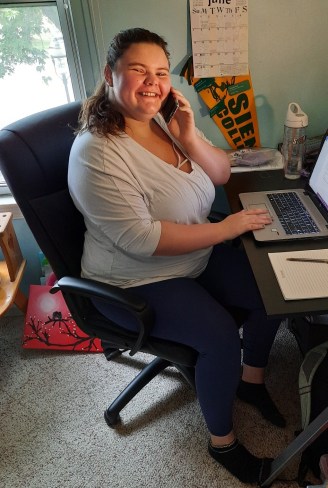 Vinal - picture 'on the phone' (1 of 3) (jab)